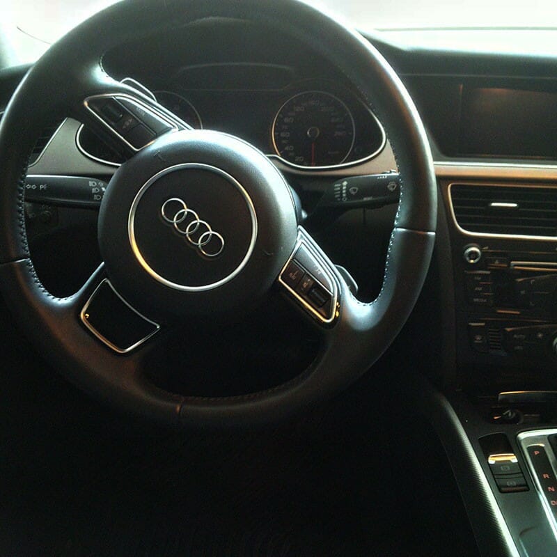 Audi A4-volante con mando de controles 