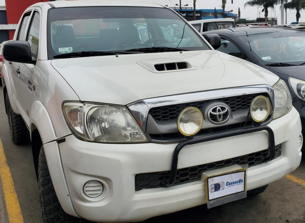 Toyota Hilux 4×4 2013 Sr Turbo Diésel Intercooler Motor 3000 Aire Acondicionado Conservada