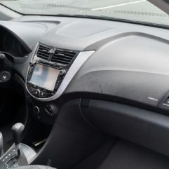 Hyundai Accent 2014/2015, automático, secuencial, hatchback, conservado, poco uso