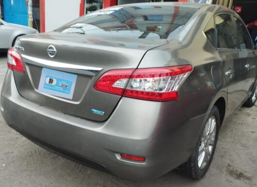 Nissan Sentra 2014 automático, motor 1800, cuero, sunrof - Imagen 8