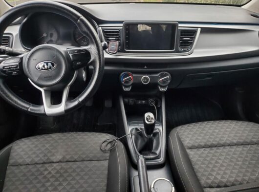 Kia Río 2020, dual, gas y gasolina, mecánico 6 marchas, volante multifunciones, aros 17, conservado - Imagen 16