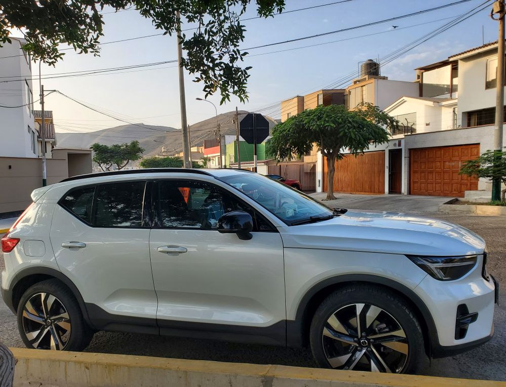 Volvo XC40 B5 AWD híbrida 2022/2023, 2 litros, 12,722 Kms., ocasión - Imagen 10