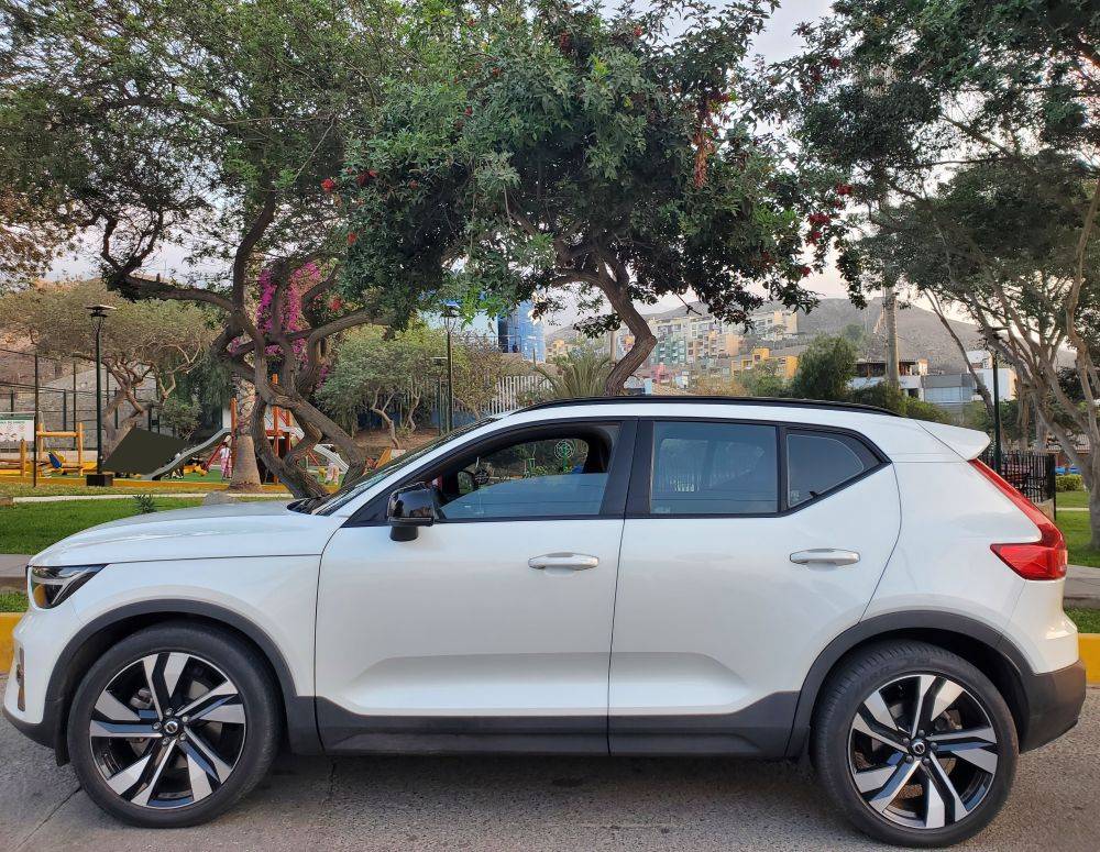 Volvo XC40 B5 AWD híbrida 2022/2023, 2 litros, 12,722 Kms., ocasión - Imagen 6