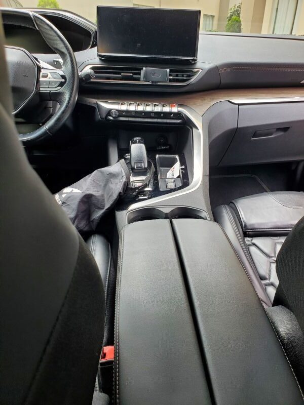 Peugeot 5008 GT, 2022/2023, SUV automática/secuencial, 3 filas, solo 35,000 Kms - Imagen 8