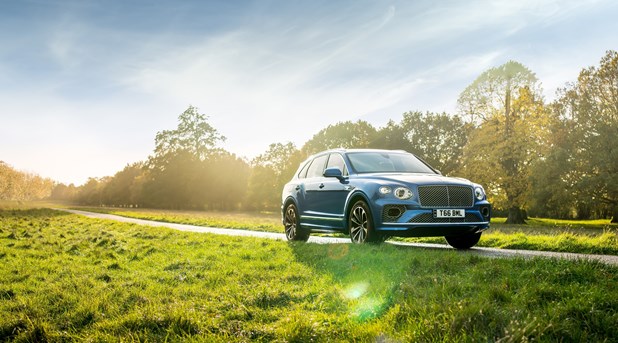 Bentley sobre el camino para convertirse en líder mundial en movilidad de lujo sostenible