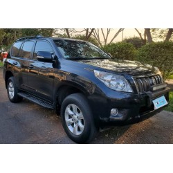 Toyota Land Cruiser Prado 4×4 2011, 3 filas, automática, cuero, sunroof, conservada
