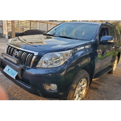 Toyota Land Cruiser Prado 4×4 2011, 3 filas, automática, cuero, sunroof, conservada