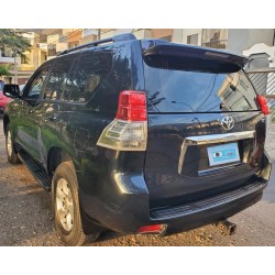Toyota Land Cruiser Prado 4×4 2011, 3 filas, automática, cuero, sunroof, conservada