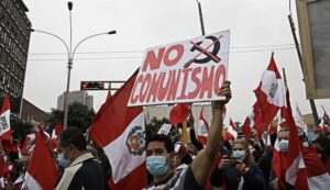 Crisis política se asentua en Perú, Foro de Davos, Tecnolgia 5G